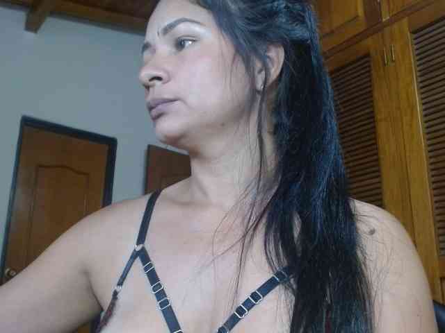 kory-star, live webcam girl, age 27, from COLOMBIA, streaming now, aziatische massage, kontvingeren