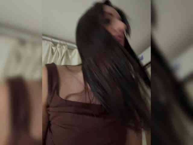 TheLuxeBerry, live webcam girl, age 29, from Россия, streaming now, anaal spelen, kontneuken