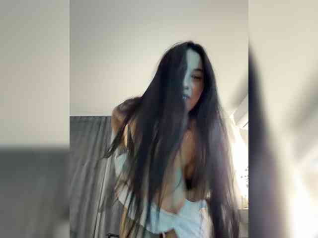 Potifays, live webcam girl, age 23, from BONGACAM, streaming now, pijpbeurt, chatten
