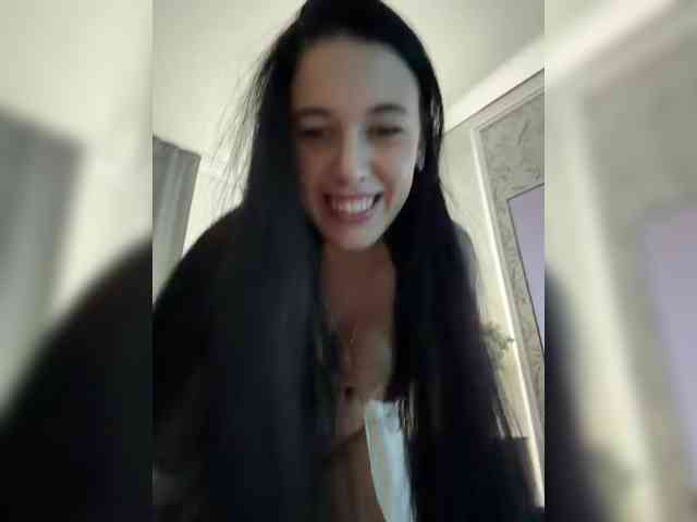 Potifays, live webcam girl, age 23, from BONGACAM, streaming now, pijpbeurt, chatten