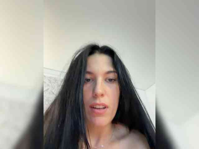 Potifays, live webcam girl, age 23, from BONGACAM, streaming now, pijpbeurt, chatten