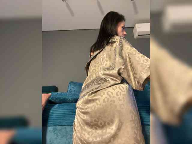 wild__cat, live webcam girl, age 26, streaming now, kontneuken, kont op mond