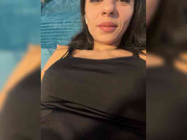 wild__cat, live webcam girl, age 26, streaming now, kontneuken, kont op mond