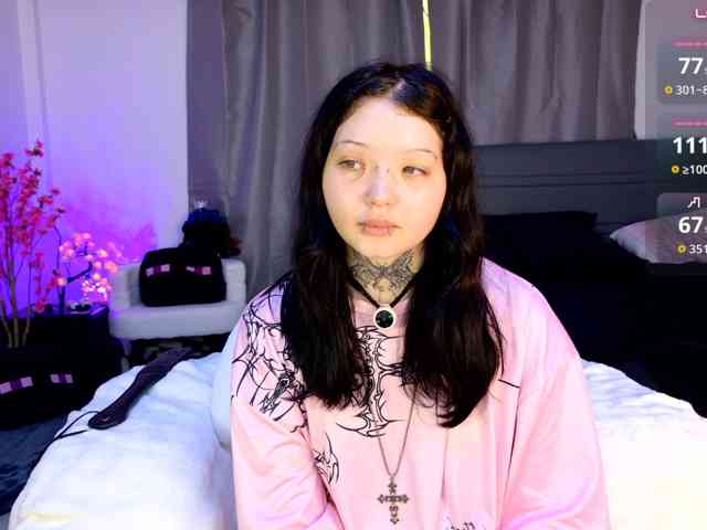 Leinbone, live webcam girl, age 21, from RUSSIA, streaming now, anaal spelen, kontneuken