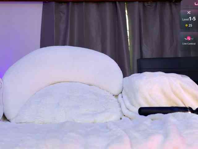 Leinbone, live webcam girl, age 21, from RUSSIA, streaming now, anaal spelen, kontneuken