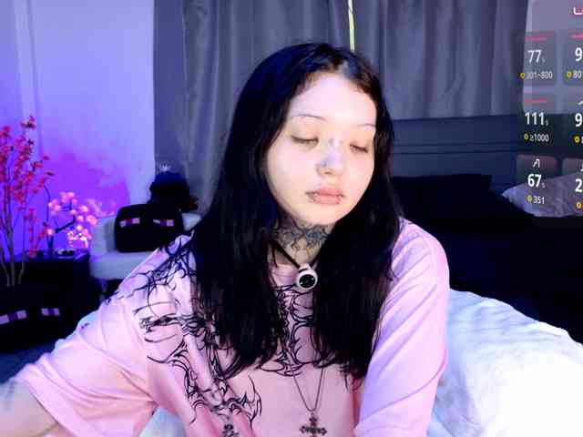 Leinbone, live webcam girl, age 21, from RUSSIA, streaming now, anaal spelen, kontneuken
