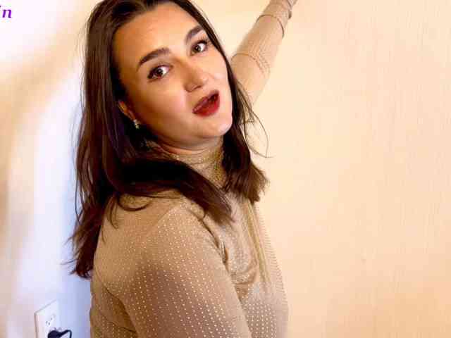 Lina_-, live webcam girl, age 30, from BONGA, streaming now, camshow, chatten
