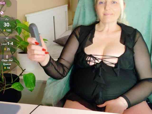 Mellica, live webcam girl, age 50, from ИМПЕРИЯ СОБЛАЗНА, streaming now, ballikken, pijpbeurt