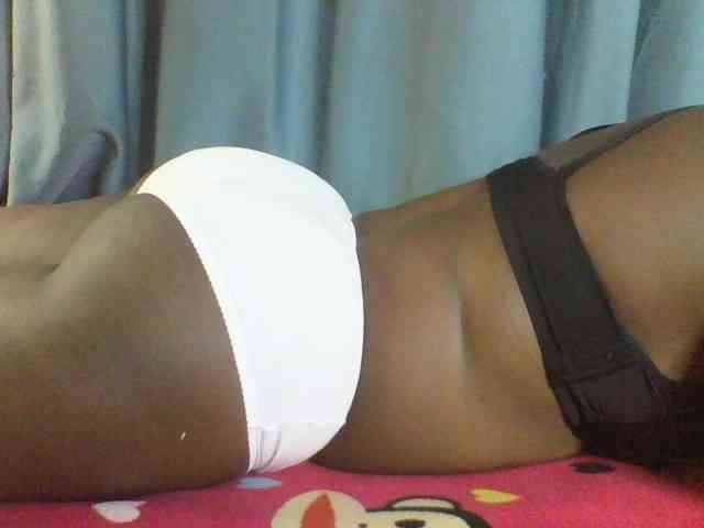 Sexxyblacky, live webcam girl, age 36, from KENYA, streaming now, kontvingeren, pijpbeurt