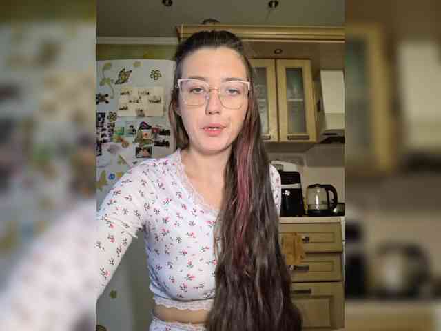 HolySinner, live webcam girl, age 32, from Россия, streaming now, chatten, dansen