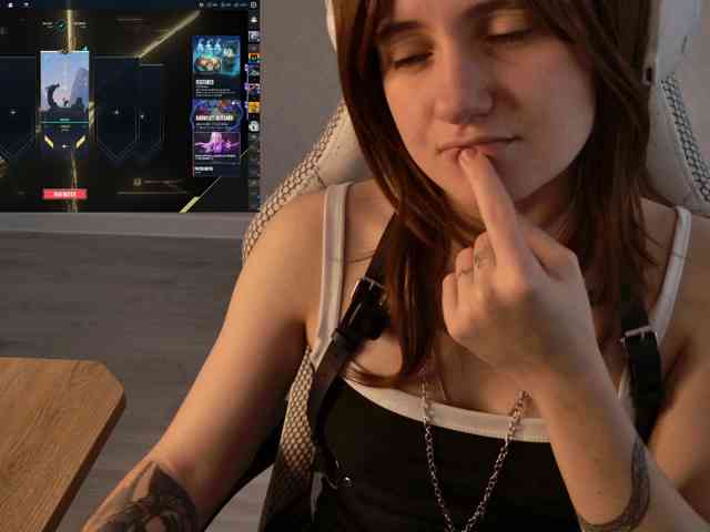 LunaL0ve, live webcam girl, age 21, from Латвия, streaming now, anaal spelen, kontvingeren