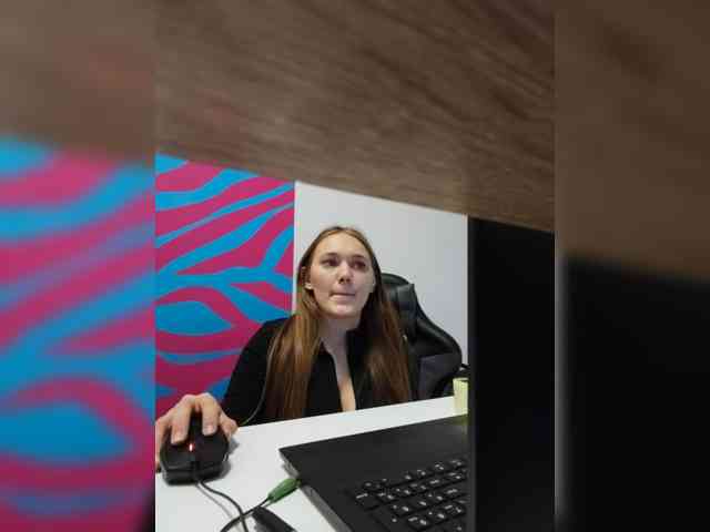 AlisaWyn, live webcam girl, age 25, from Россия, streaming now, pijpbeurt, chatten
