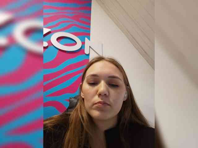 AlisaWyn, live webcam girl, age 25, from Россия, streaming now, pijpbeurt, chatten