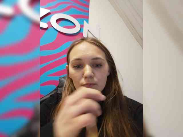 AlisaWyn, live webcam girl, age 25, from Россия, streaming now, pijpbeurt, chatten