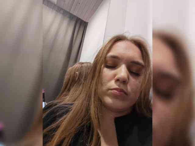 AlisaWyn, live webcam girl, age 25, from Россия, streaming now, pijpbeurt, chatten