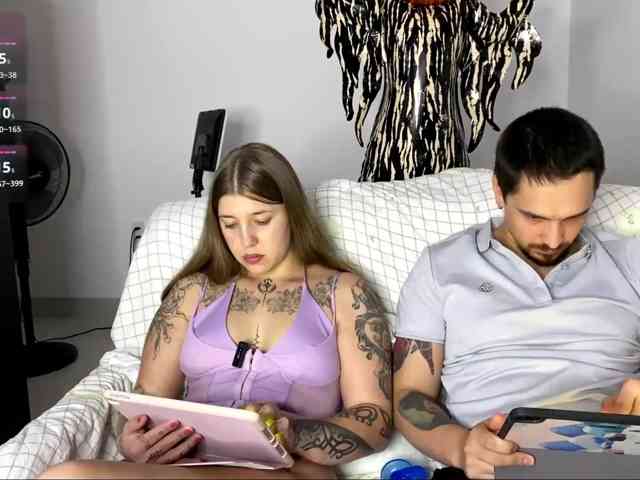 INSOMNIA_COUPLE, live webcam girl, age 20, from USA, streaming now, pijpbeurt, chatten