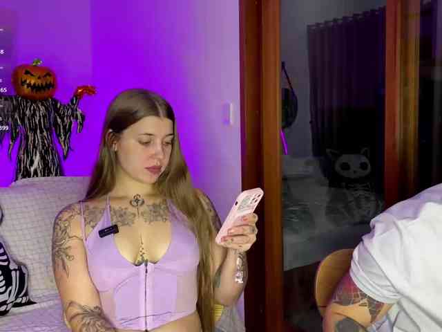 INSOMNIA_COUPLE, live webcam girl, age 20, from USA, streaming now, pijpbeurt, chatten