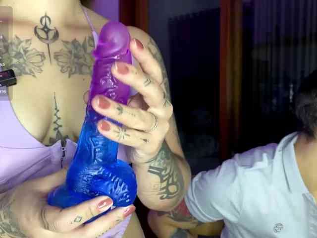 INSOMNIA_COUPLE, live webcam girl, age 20, from USA, streaming now, pijpbeurt, chatten