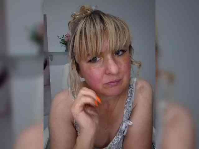 Lady_Tatyana, live webcam girl, age 35, from Россия, streaming now, kontneuken, ballikken