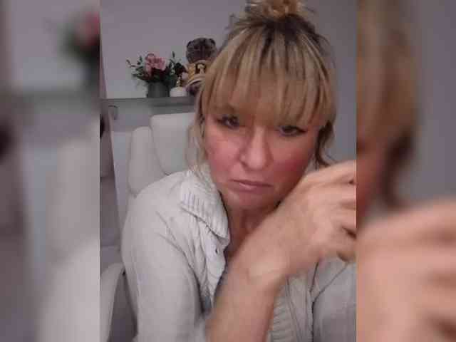 Lady_Tatyana, live webcam girl, age 35, from Россия, streaming now, kontneuken, ballikken