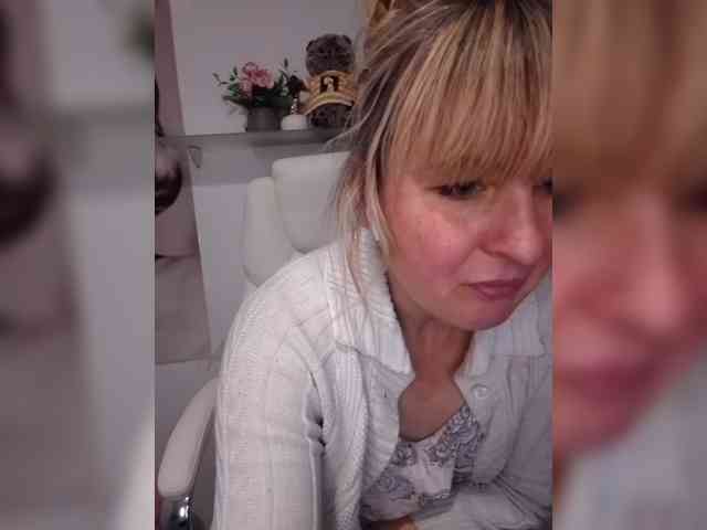 Lady_Tatyana, live webcam girl, age 35, from Россия, streaming now, kontneuken, ballikken