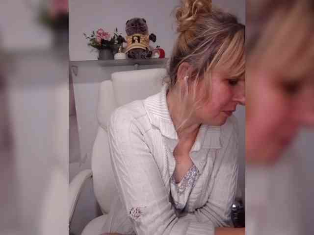 Lady_Tatyana, live webcam girl, age 35, from Россия, streaming now, kontneuken, ballikken