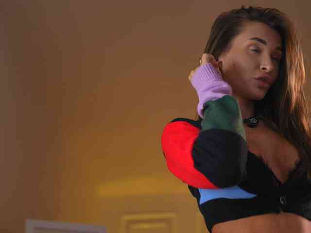 KyssaraPlay, live webcam girl, age 21, from USA, streaming now, pijpbeurt, camshow
