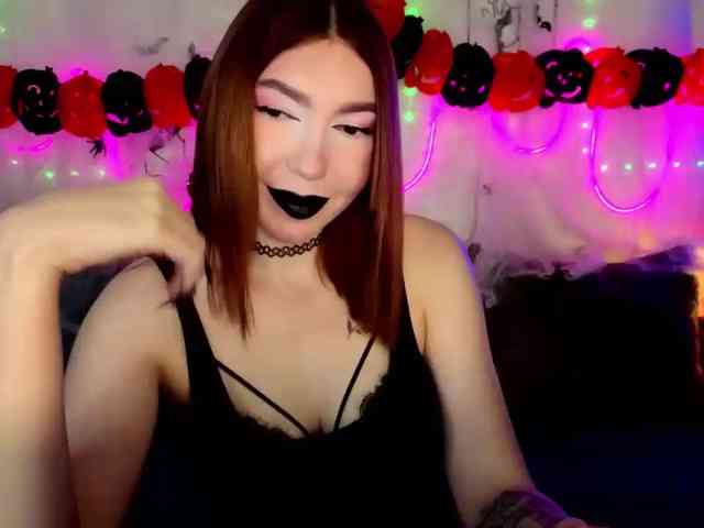 SlyFoxyWeb, live webcam girl, age 24, from Россия, streaming now, anaal spelen, kontvingeren