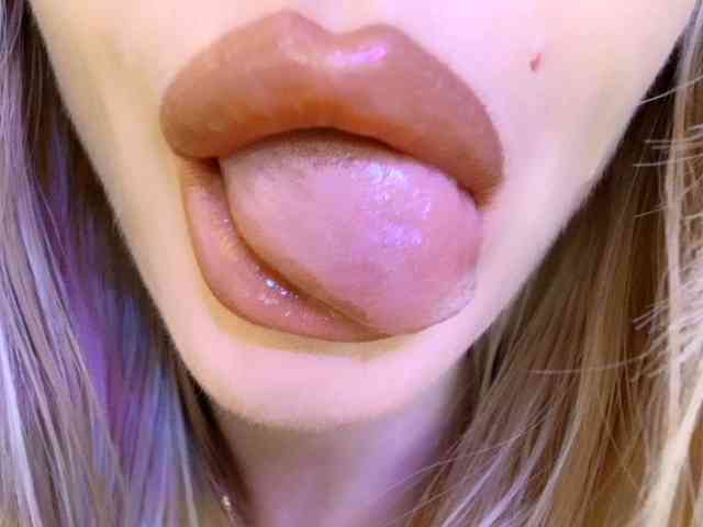 Liliiaxxx, live webcam girl, age 28, from USA, streaming now, kontneuken, pijpbeurt