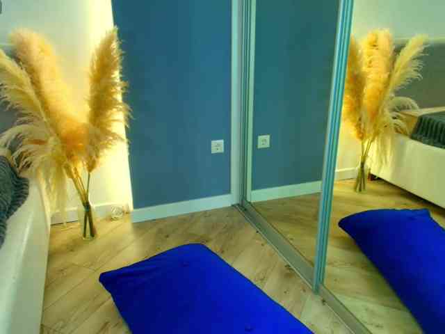 katerine-Monroe, live webcam girl, age 19, from RUSSIA, streaming now, ballikken, balzuigen