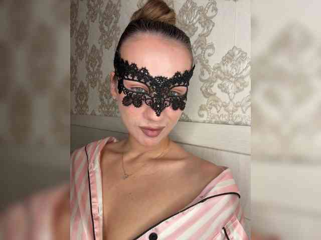 U-Moni, live webcam girl, age 20, from Россия, streaming now, anaal spelen, kontneuken
