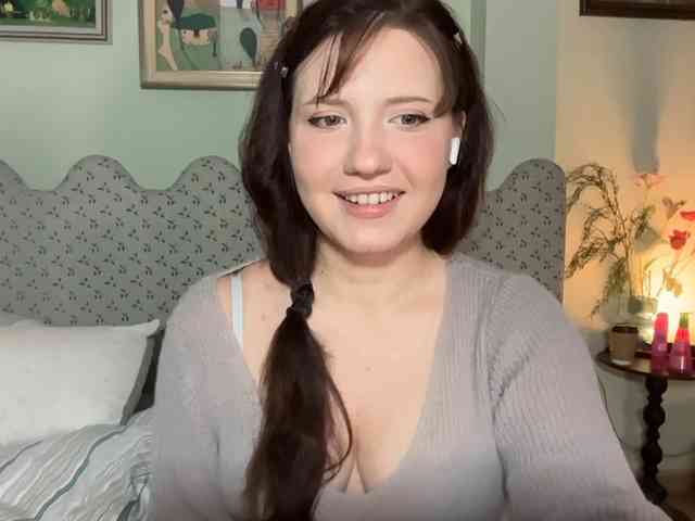Try001, live webcam girl, age 21, from RUSSIA, streaming now, kontvingeren, pijpbeurt