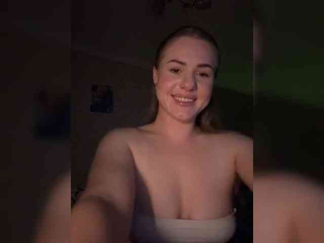 Angelochek_23, live webcam girl, age 23, from Україна, streaming now, chatten, zaadming