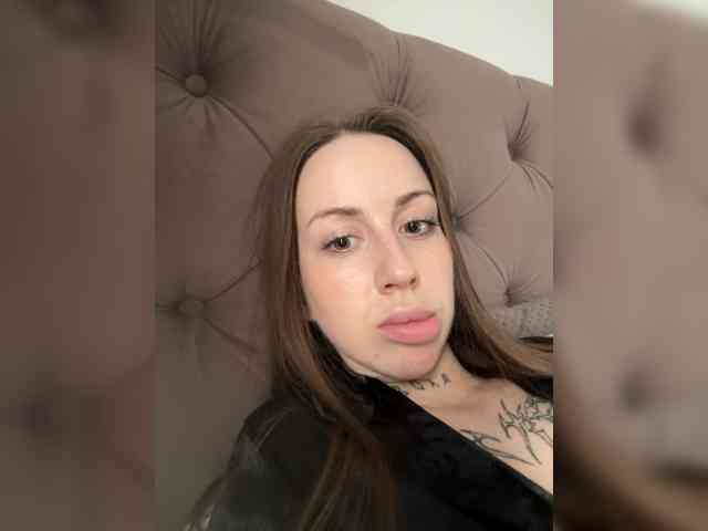 IsabelleDior, live webcam girl, age 21, from POLAND, streaming now, pijpbeurt, camshow
