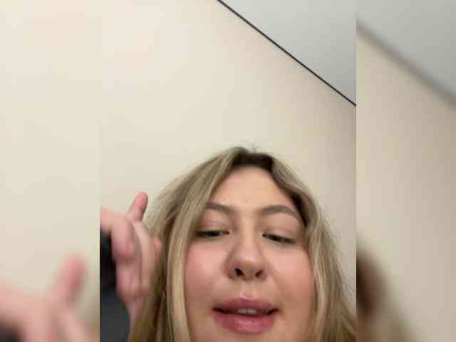 SunshineEmma, live webcam girl, age 20, from Россия, streaming now, aziatische massage, pijpbeurt