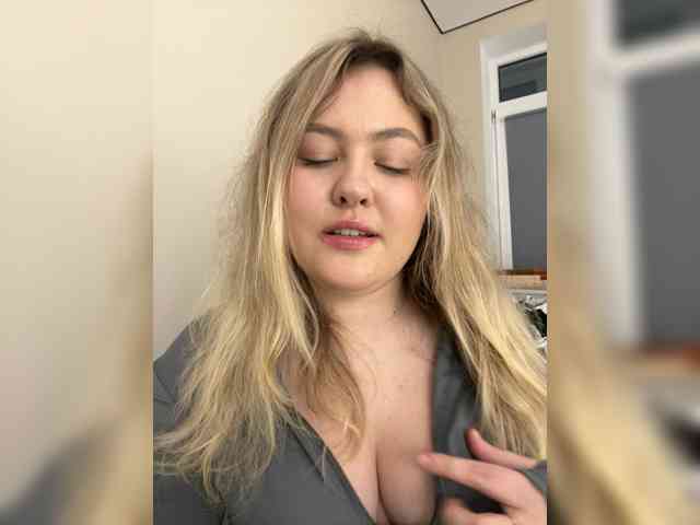 SunshineEmma, live webcam girl, age 20, from Россия, streaming now, aziatische massage, pijpbeurt