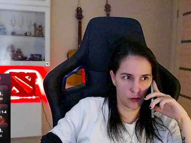 IrwiTomboy, live webcam girl, age 35, from Россия, streaming now, pijpbeurt, camshow