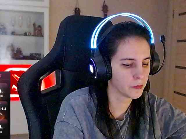 IrwiTomboy, live webcam girl, age 35, from Россия, streaming now, pijpbeurt, camshow