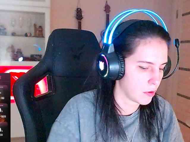 IrwiTomboy, live webcam girl, age 35, from Россия, streaming now, pijpbeurt, camshow