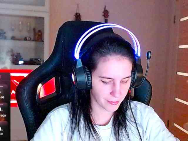IrwiTomboy, live webcam girl, age 35, from Россия, streaming now, pijpbeurt, camshow
