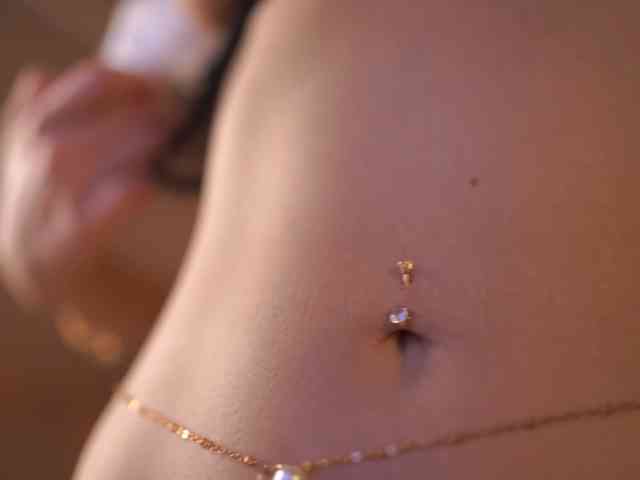 MaddieBryggs, live webcam girl, age 24, streaming now, pijpen, pijpbeurt