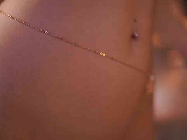 MaddieBryggs, live webcam girl, age 24, streaming now, pijpen, pijpbeurt