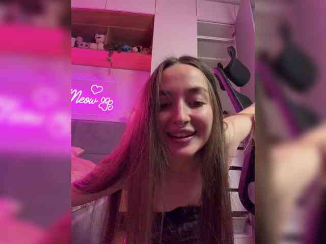 ChloeMeow, live webcam girl, age 25, from MEOWLAND 🐾, streaming now, chatten, dansen