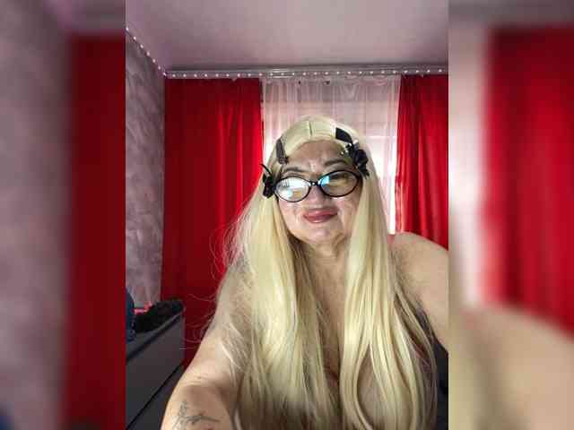 MissTemperament, live webcam girl, age 48, from Россия, streaming now, ballikken, pijpbeurt