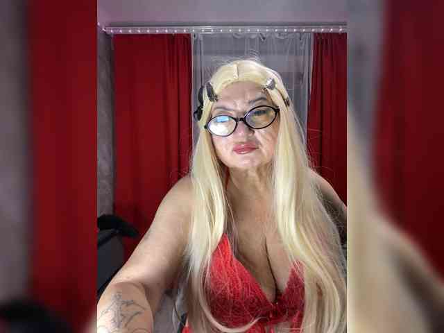MissTemperament, live webcam girl, age 48, from Россия, streaming now, ballikken, pijpbeurt