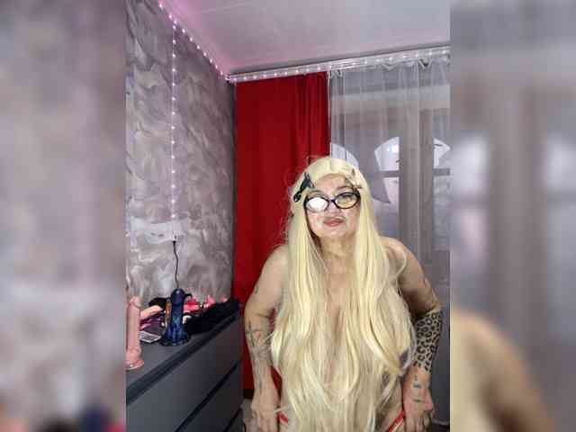 MissTemperament, live webcam girl, age 48, from Россия, streaming now, ballikken, pijpbeurt