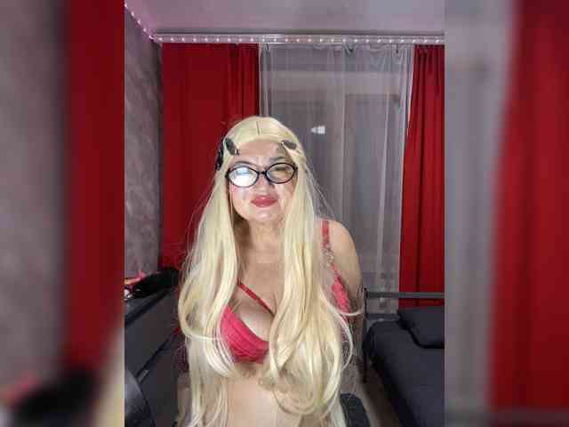 MissTemperament, live webcam girl, age 48, from Россия, streaming now, ballikken, pijpbeurt