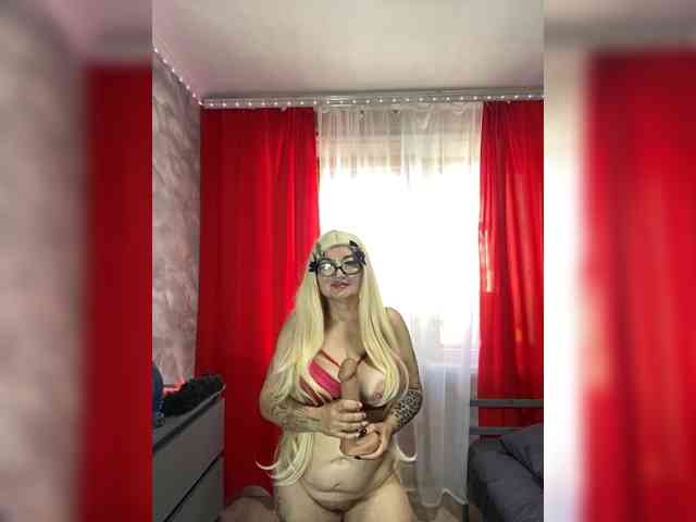 MissTemperament, live webcam girl, age 48, from Россия, streaming now, ballikken, pijpbeurt
