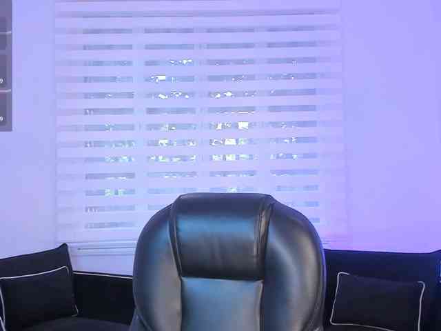 BellaConnor, live webcam girl, age 20, from COLOMBIA, streaming now, pijpen, chatten