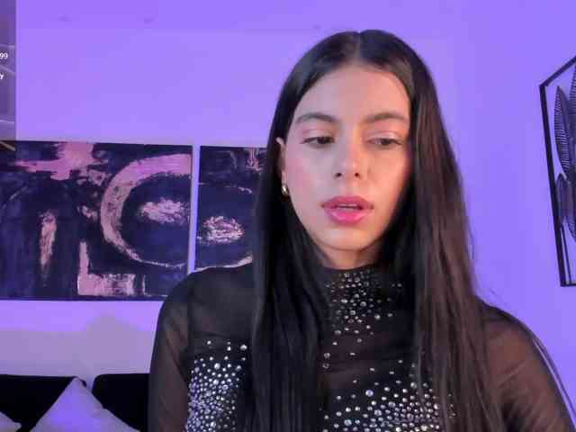 BellaConnor, live webcam girl, age 20, from COLOMBIA, streaming now, pijpen, chatten